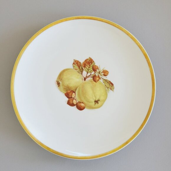 Vintage PM Jaeger & Co. Harvest Dinner Plate Yellow Apple & Nuts Heavy Gold Trim - Picture 1 of 10